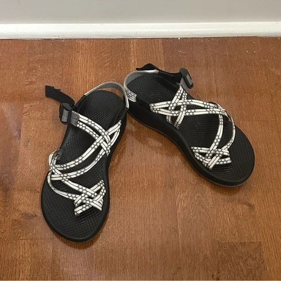 Chacos Grey and White Women's Sandals Size 7 - Picture 10 of 13